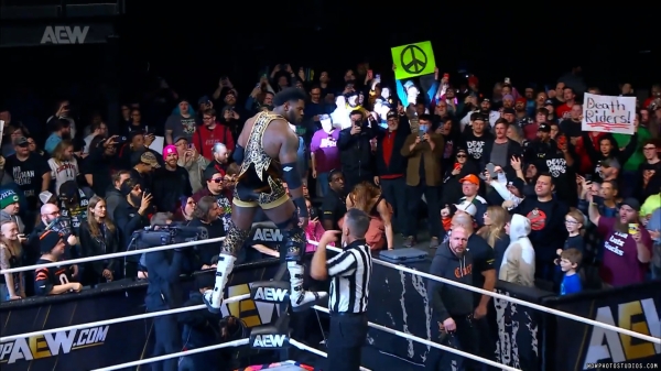 Click to view full size image
==============
wowdynamite20250115_00_05_29_00_Still513.jpg wowdynamite20250115_00_05_29_00_Still513.jpg