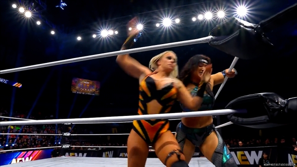 Click to view full size image
==============
wowdynamite20250212_00_04_19_00_Still248.jpg wowdynamite20250212_00_04_19_00_Still248.jpg