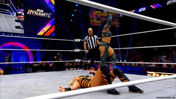 Click to view full size image
==============
wowdynamite20250212_00_04_22_10_Still268.jpg wowdynamite20250212_00_04_22_10_Still268.jpg