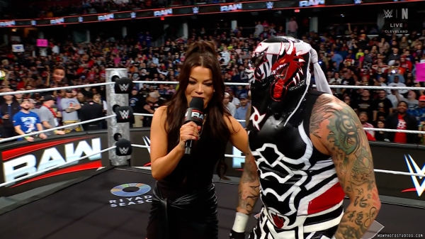 Click to view full size image
==============
wowraw20250203_00_02_19_20_Still022.jpg wowraw20250203_00_02_19_20_Still022.jpg