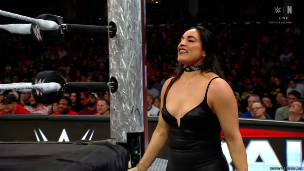 Click to view full size image
==============
wowraw20250203_00_05_33_10_Still577.jpg wowraw20250203_00_05_33_10_Still577.jpg