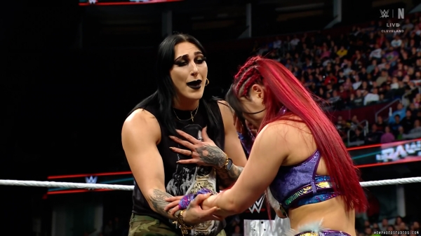 Click to view full size image
==============
wowraw20250203_00_05_56_00_Still713.jpg wowraw20250203_00_05_56_00_Still713.jpg