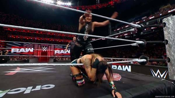 Click to view full size image
==============
wowraw20250210_00_01_32_10_Still257.jpg wowraw20250210_00_01_32_10_Still257.jpg