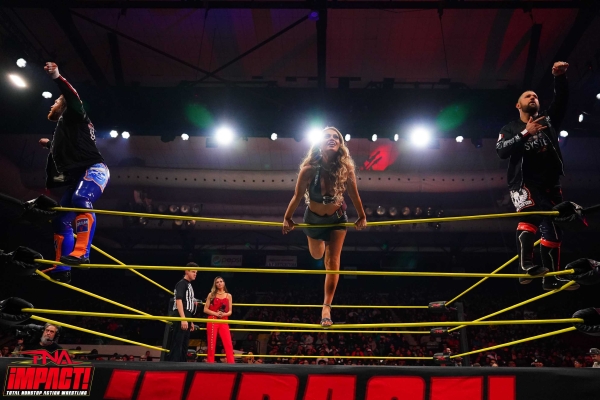 TNAiMPACT2512_THeSystem_w-_AlishaEdwards_vs_Elijah_JoeHendry-WM-4.jpg