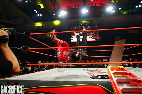 TNASacrifice2025_JeffHardy_vs_Moose_w-_AlishaEdwards-WM-36.jpg