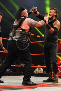 TNASacrifice2025_SamiCallihan_vs_ManceWarner_w-_StephDeLander-WM-16.jpg