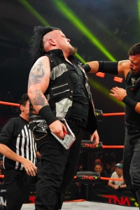 TNASacrifice2025_SamiCallihan_vs_ManceWarner_w-_StephDeLander-WM-19.jpg