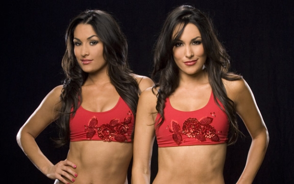 nikki-and-brie-bella-wwe-studio-10.jpg