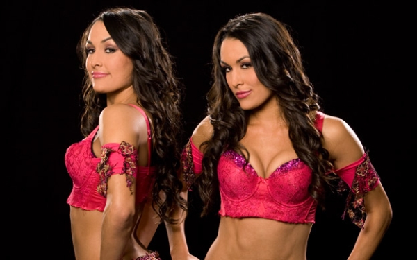 nikki-and-brie-bella-wwe-studio-12.jpg